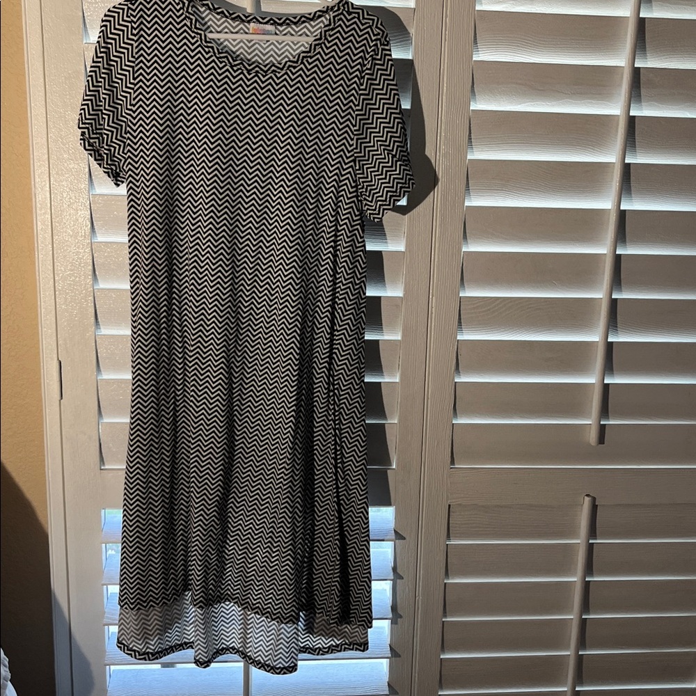 LuLaRoe Black and White Zigzag dress.